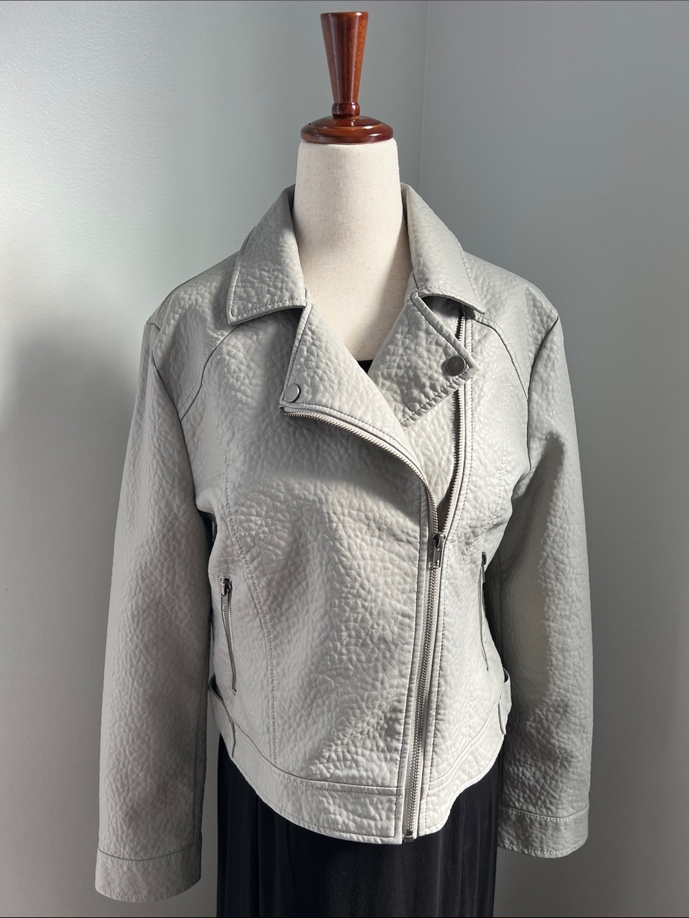 Jack by BB Dakota | Light Gray Textured Asymmetrical Moto Jacket Size M
